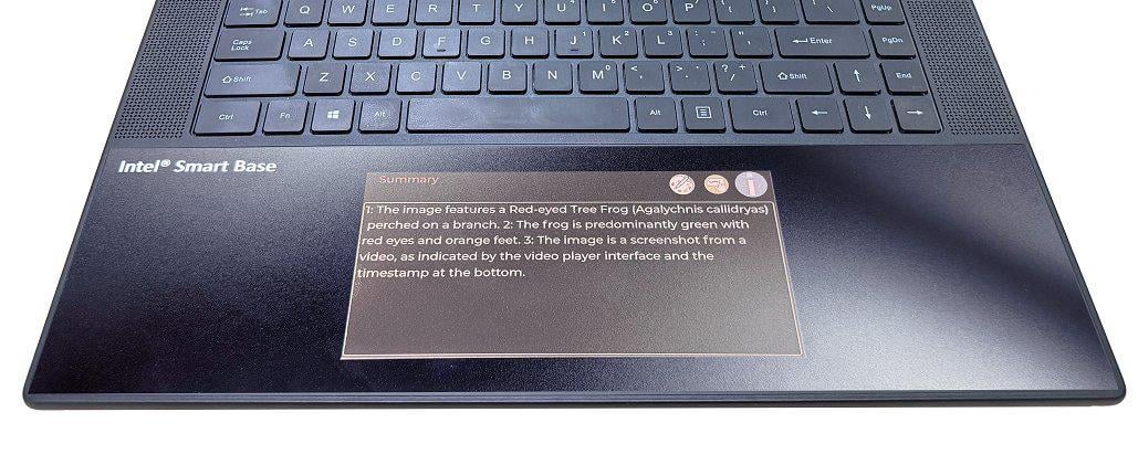 Tren laptop dengan layar E-Ink untuk produktivitas 2026